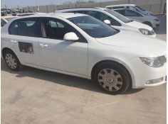 skoda superb combi (3t5) del año 2013 2