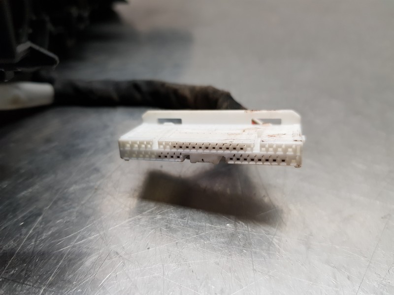 Recambio de mando multifuncion para toyota corolla (e21) style referencia OEM IAM 8465202A50 8431902010 8432902040