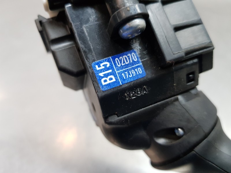 Recambio de mando multifuncion para toyota corolla (e21) style referencia OEM IAM 8465202A50 8431902010 8432902040