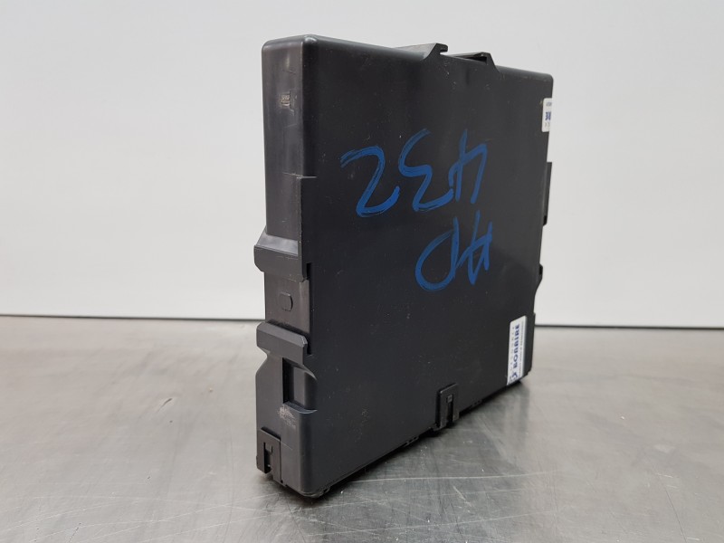 Recambio de modulo confort para toyota corolla (e21) style referencia OEM IAM 8998102370 MB2851000320 