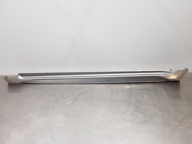 Recambio de faldon lateral para toyota corolla (e21) style referencia OEM IAM 7585202901 7586002210 