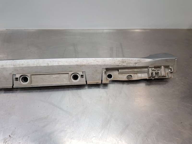 Recambio de faldon lateral para toyota corolla (e21) style referencia OEM IAM 7585102902 7585002210 