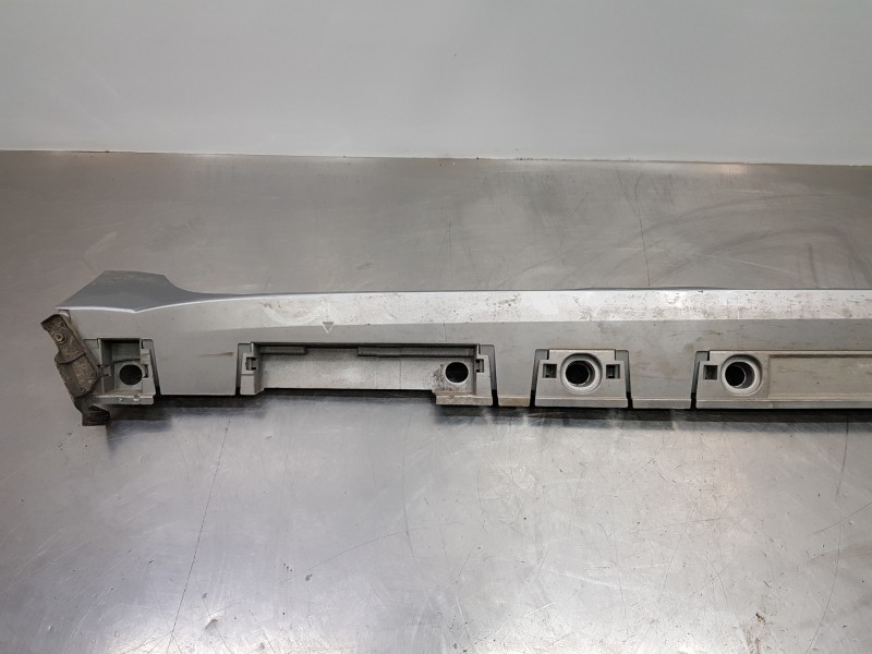 Recambio de faldon lateral para toyota corolla (e21) style referencia OEM IAM 7585102902 7585002210 