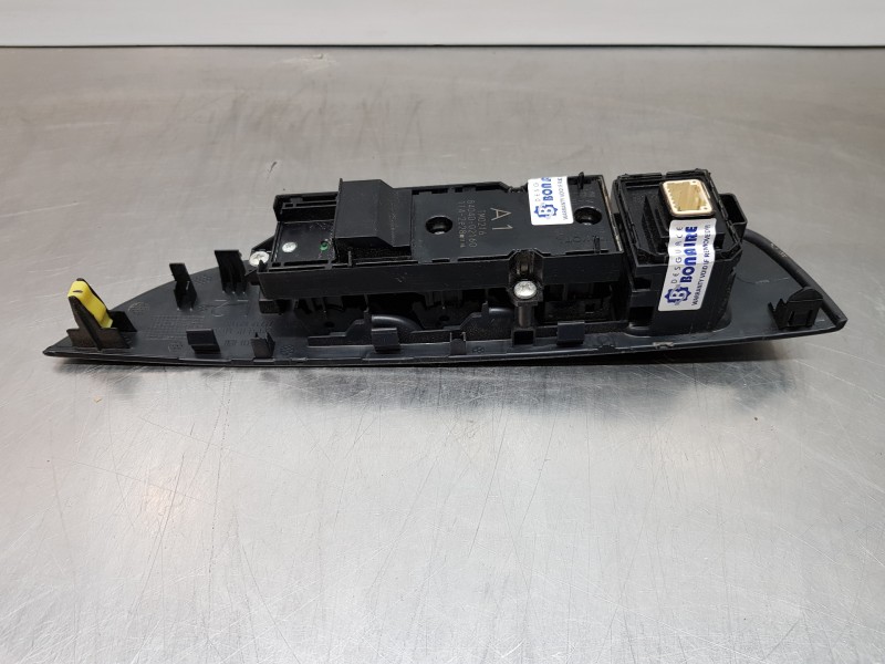 Recambio de mando elevalunas delantero izquierdo para toyota corolla (e21) style referencia OEM IAM 8404002160  