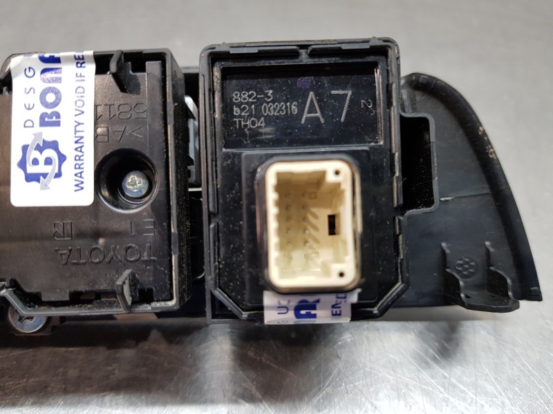 Recambio de mando elevalunas delantero izquierdo para toyota corolla (e21) style referencia OEM IAM 8404002160  