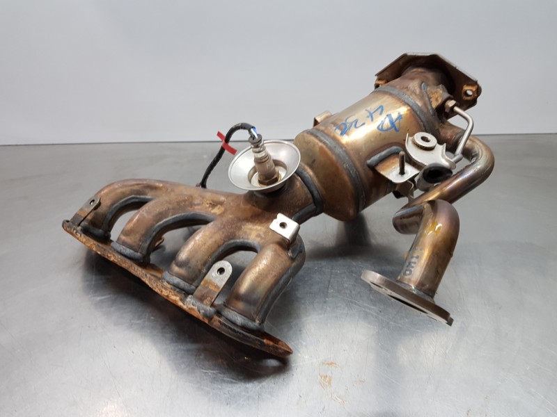 Recambio de colector escape para toyota corolla (e21) style referencia OEM IAM 171410T160  