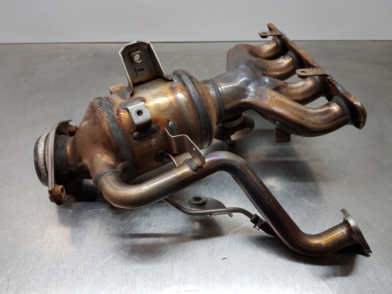 Recambio de colector escape para toyota corolla (e21) style referencia OEM IAM 171410T160  