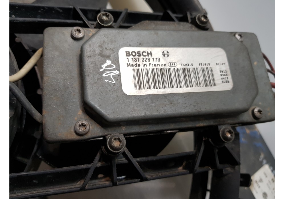 Recambio de electroventilador para porsche cayenne (typ 9pa) básico referencia OEM IAM 95562413601 7L0121203F 7L09594545C