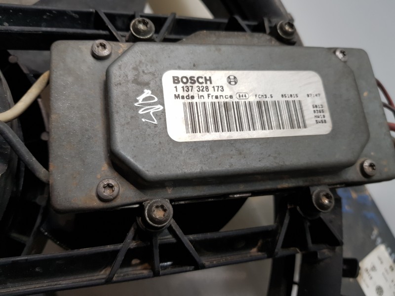 Recambio de electroventilador para porsche cayenne (typ 9pa) básico referencia OEM IAM 95562413601 7L0121203F 7L09594545C