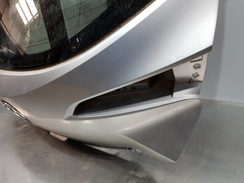 Recambio de porton trasero para toyota corolla (e21) style referencia OEM IAM 6700502610  