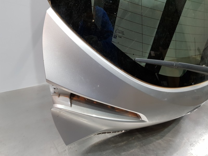 Recambio de porton trasero para toyota corolla (e21) style referencia OEM IAM 6700502610  