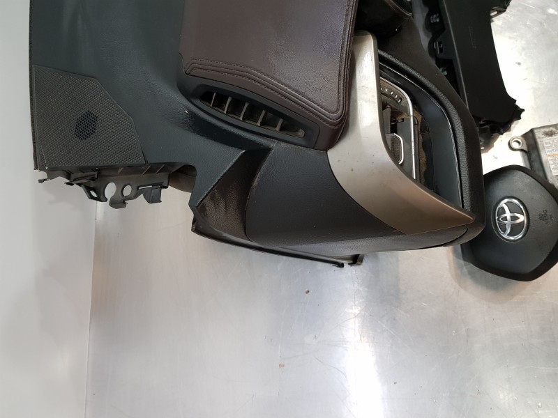 Recambio de kit airbag para toyota c-hr hybrid referencia OEM IAM 55401F4010C2 45130F4030XX 73960F4010