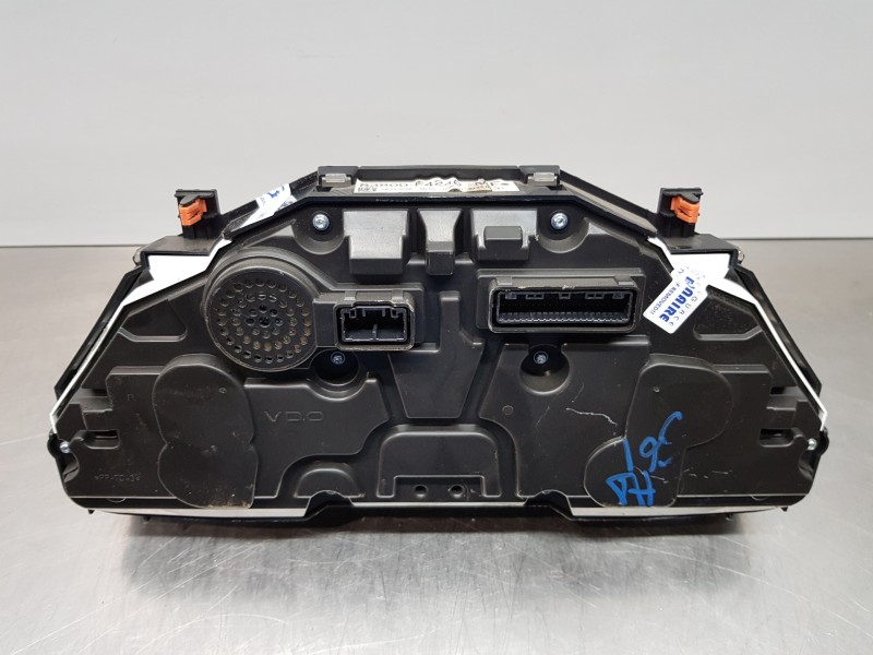 Recambio de cuadro instrumentos para toyota c-hr hybrid referencia OEM IAM 83800F4240  