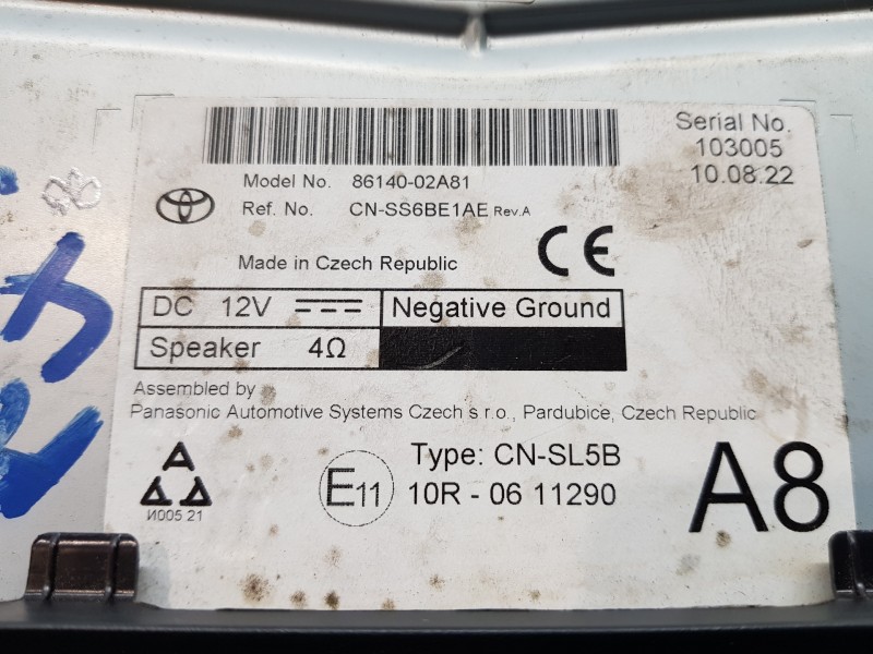 Recambio de pantalla multifuncion para toyota corolla (e21) style referencia OEM IAM 8614002A81  