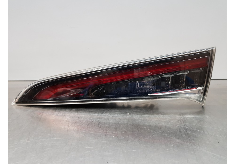 Recambio de piloto trasero derecho interior para toyota corolla (e21) style referencia OEM IAM 8158102B80  