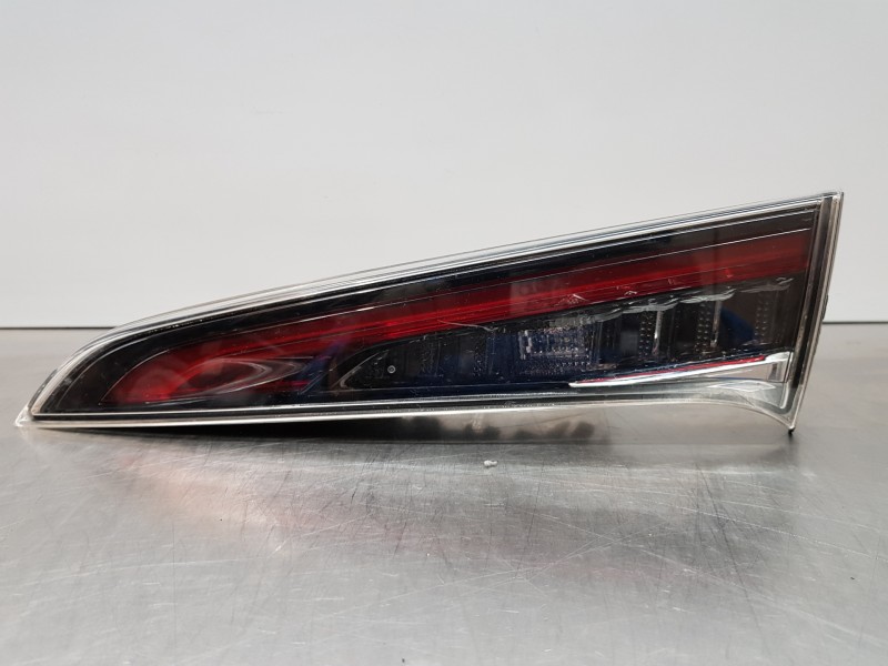 Recambio de piloto trasero derecho interior para toyota corolla (e21) style referencia OEM IAM 8158102B80  