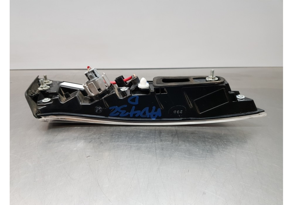 Recambio de piloto trasero derecho interior para toyota corolla (e21) style referencia OEM IAM 8158102B80  