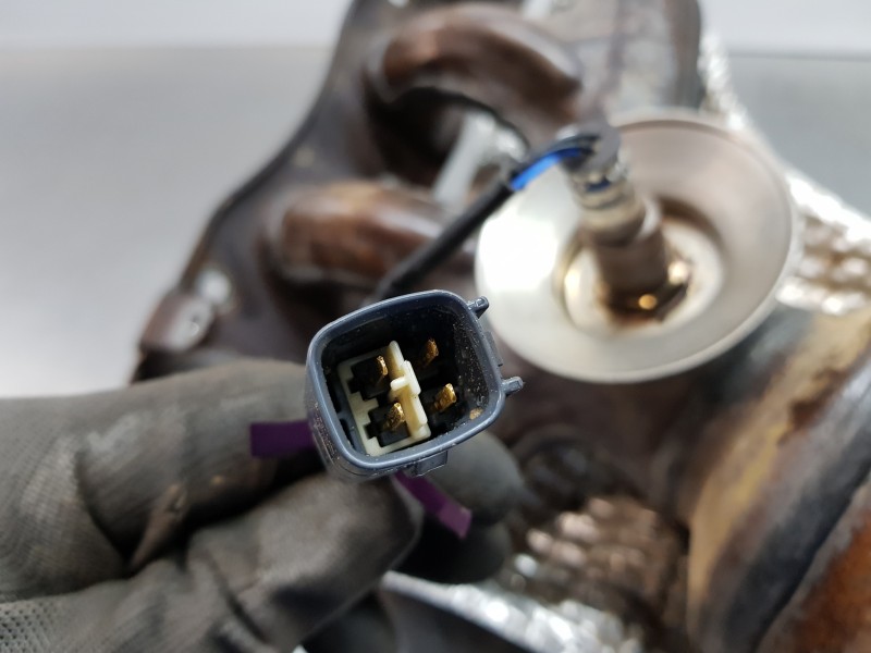 Recambio de colector escape para toyota c-hr hybrid referencia OEM IAM 171410T120  