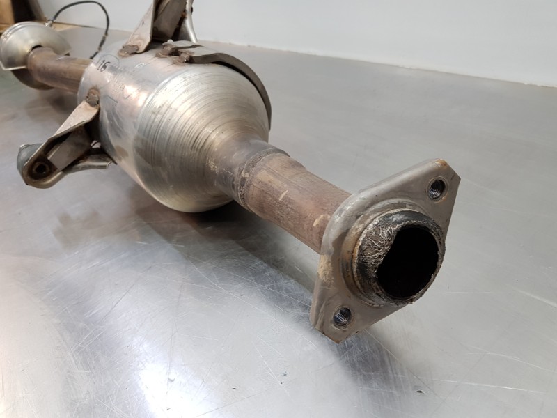 Recambio de catalizador para toyota c-hr hybrid referencia OEM IAM 174100TA90 TL8 