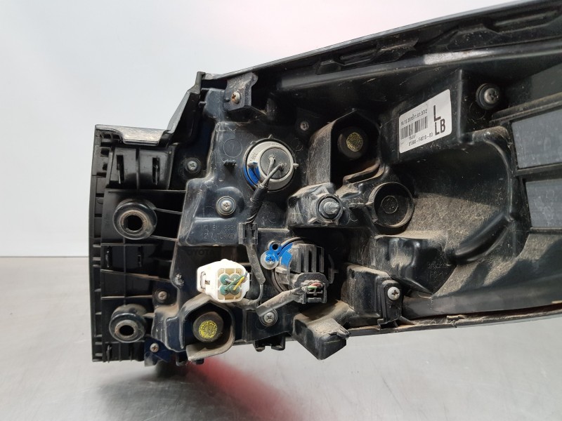 Recambio de piloto trasero izquierdo para toyota c-hr hybrid referencia OEM IAM 81561F4010 81560F4010 