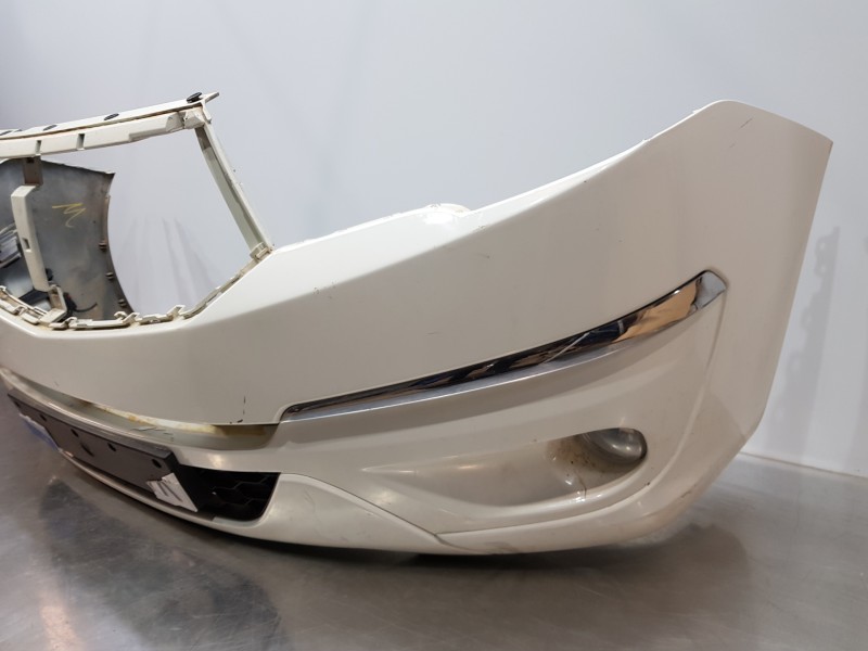 Recambio de paragolpes delantero para ssangyong rodius ii referencia OEM IAM 7871121600  