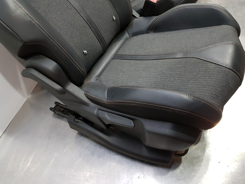 Recambio de juego asientos completo para peugeot 3008 gt line referencia OEM IAM 1622708380 1616753480 