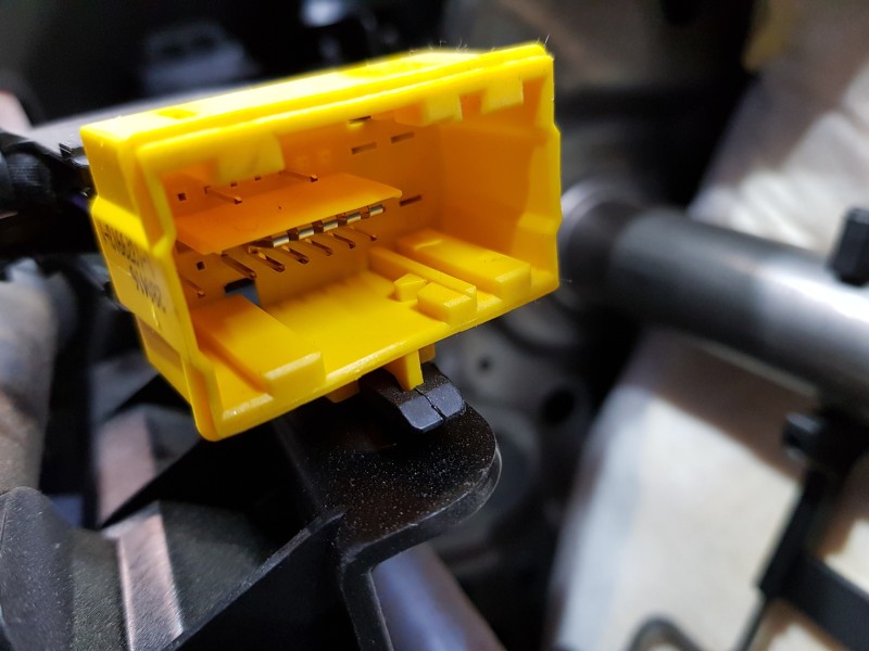 Recambio de juego asientos completo para peugeot 3008 gt line referencia OEM IAM 1622708380 1616753480 