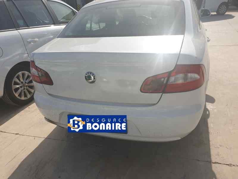 skoda superb combi (3t5) del año 2013