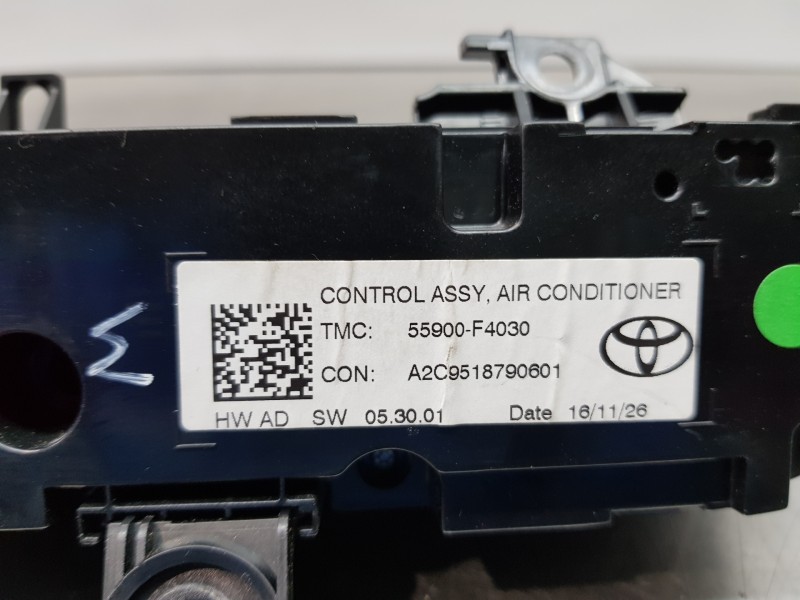 Recambio de mando climatizador para toyota c-hr hybrid referencia OEM IAM 55900F4030 A2C9518790601 