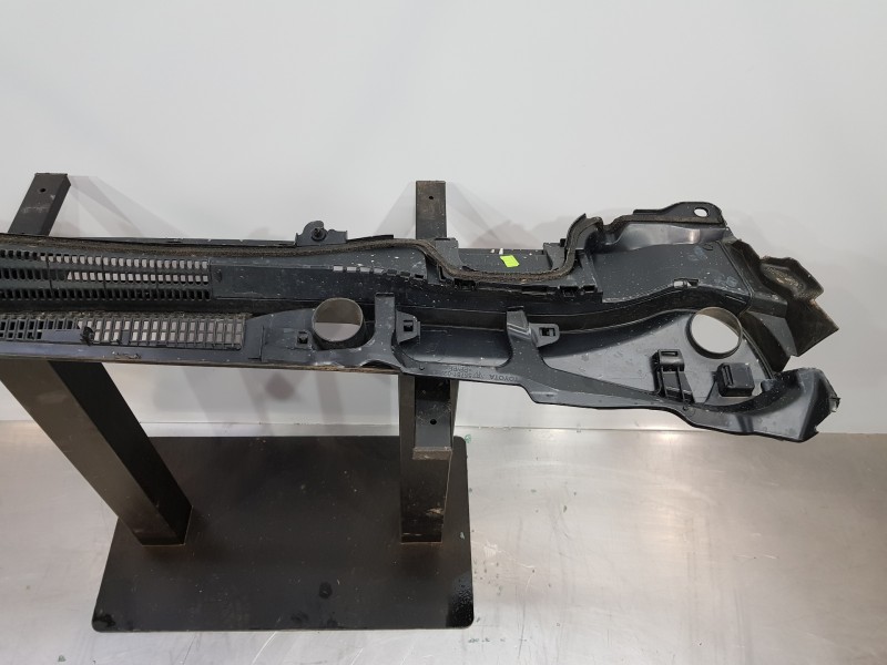 Recambio de torpedo para toyota corolla (e21) style referencia OEM IAM 5570802A10 5578102580 5578102690