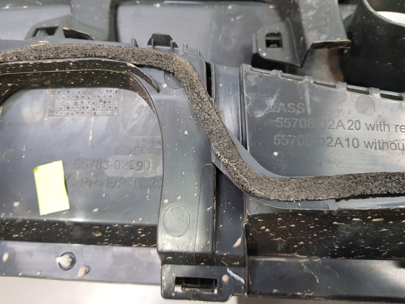 Recambio de torpedo para toyota corolla (e21) style referencia OEM IAM 5570802A10 5578102580 5578102690