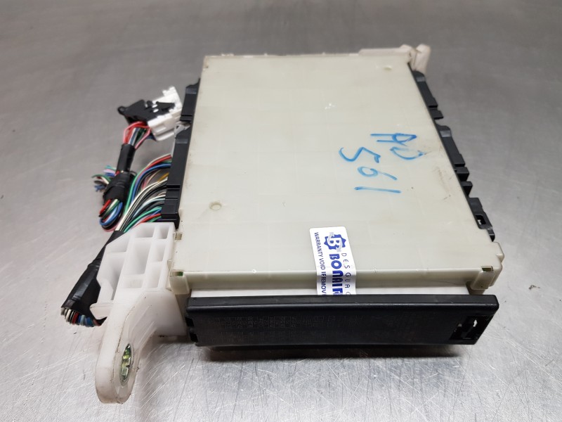 Recambio de caja reles / fusibles para toyota c-hr hybrid referencia OEM IAM 82730F4010B 82730F4010 