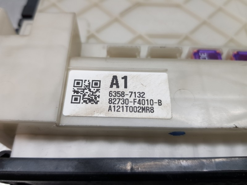 Recambio de caja reles / fusibles para toyota c-hr hybrid referencia OEM IAM 82730F4010B 82730F4010 