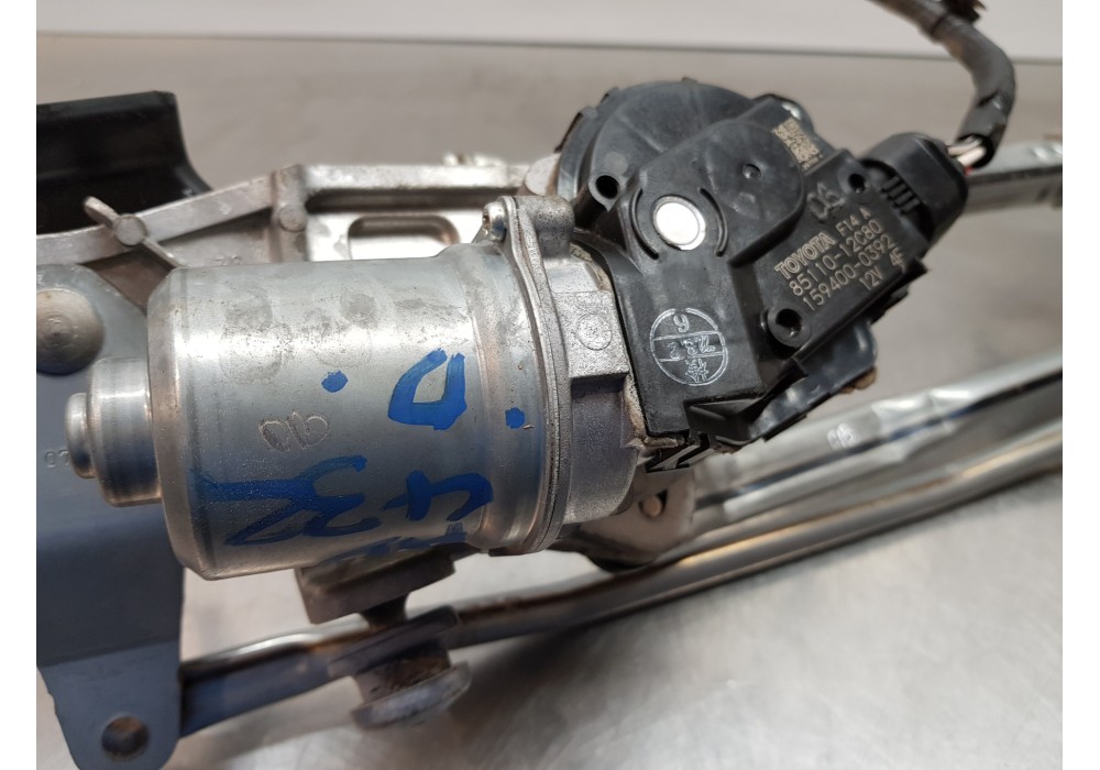 Recambio de motor limpia delantero para toyota corolla (e21) style referencia OEM IAM 8511012C80 1594000392 