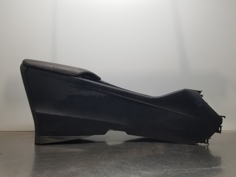 Recambio de apoyabrazos central para toyota c-hr hybrid referencia OEM IAM 58905F4010E1  