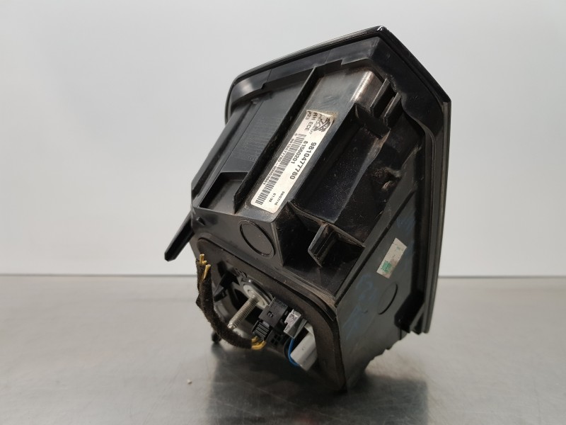 Recambio de piloto trasero derecho interior para peugeot 3008 gt line referencia OEM IAM 9810477780   Recambio de piloto trasero derecho interior para peugeot 3008 gt line referencia OEM IAM 9810477780