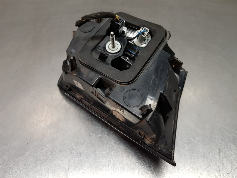 Recambio de piloto trasero derecho interior para peugeot 3008 gt line referencia OEM IAM 9810477780   Recambio de piloto trasero derecho interior para peugeot 3008 gt line referencia OEM IAM 9810477780