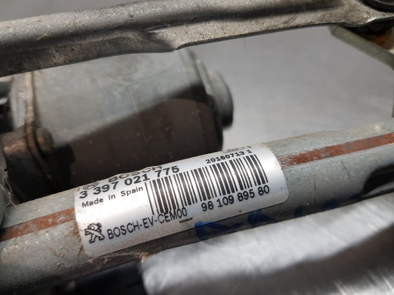 Recambio de motor limpia delantero para peugeot 3008 gt line referencia OEM IAM 9810989580 1397225003  Recambio de motor limpia delantero para peugeot 3008 gt line referencia OEM IAM 9810989580 1397225003