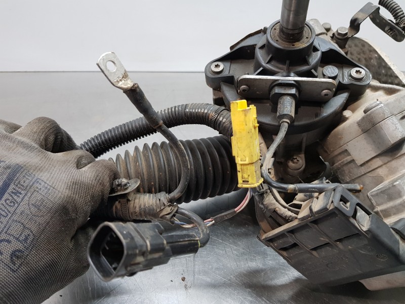 Recambio de cremallera direccion para peugeot 3008 gt line referencia OEM IAM 1675958780 9820358780  Recambio de cremallera direccion para peugeot 3008 gt line referencia OEM IAM 1675958780 9820358780