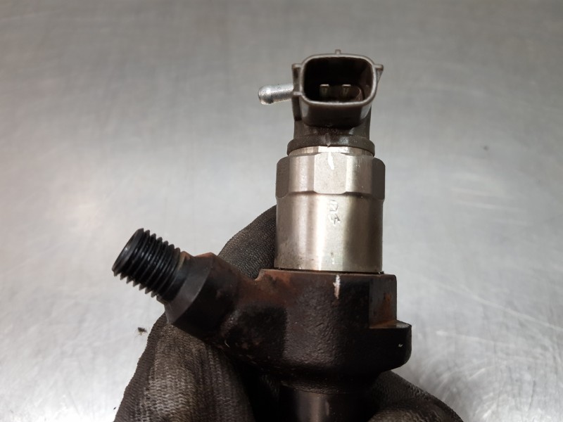 Recambio de inyector para mazda cx-7 (er) active referencia OEM IAM R2AA13H50  