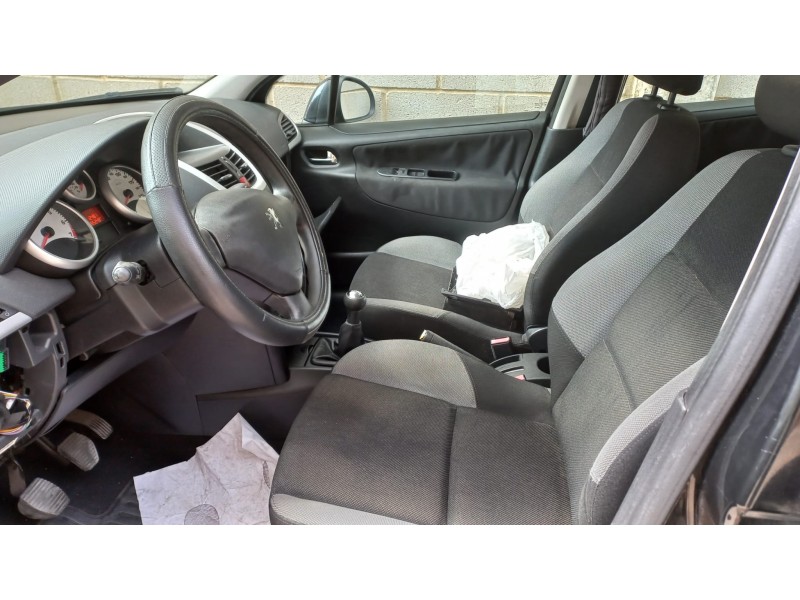peugeot 207 del año 2008