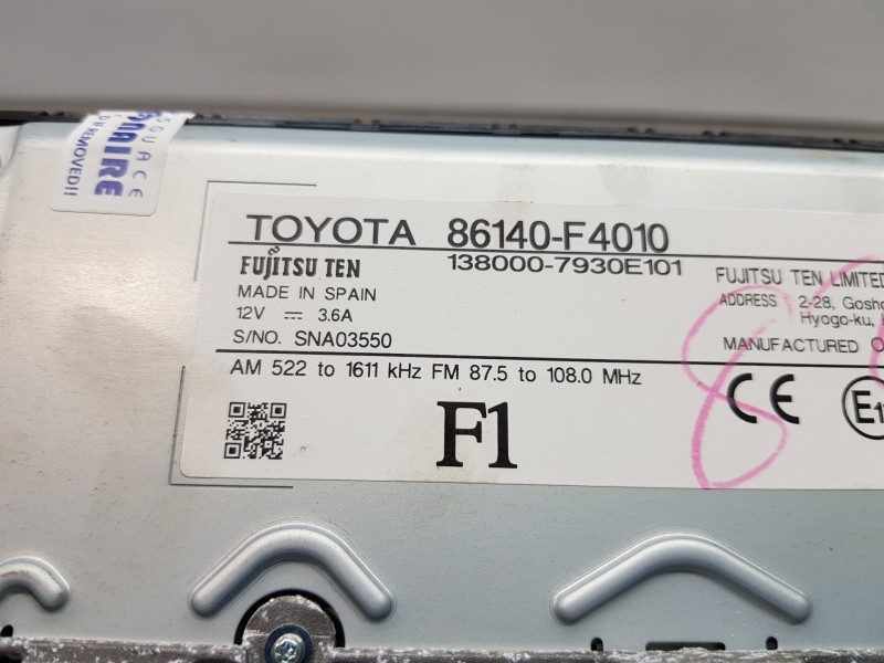 Recambio de pantalla multifuncion para toyota c-hr hybrid referencia OEM IAM 86140F4010  