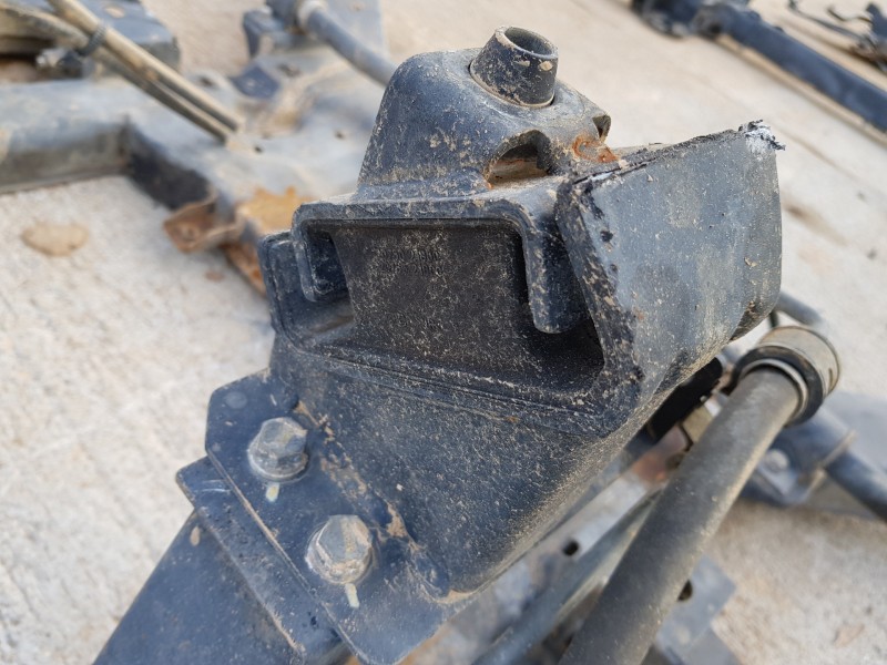 Recambio de puente delantero para ssangyong rodius ii referencia OEM IAM    Recambio de puente delantero para ssangyong rodius ii referencia OEM IAM