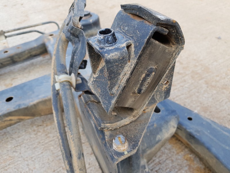 Recambio de puente delantero para ssangyong rodius ii referencia OEM IAM    Recambio de puente delantero para ssangyong rodius ii referencia OEM IAM