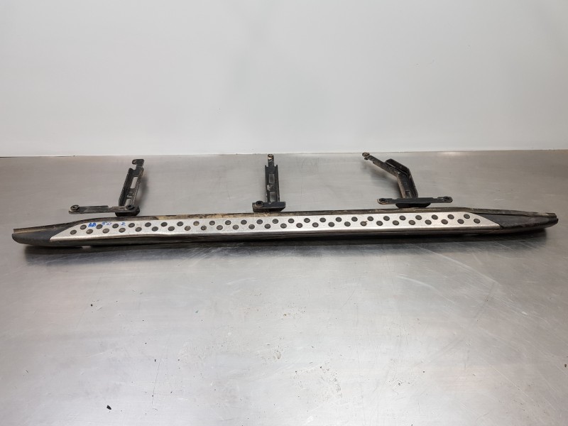 Recambio de estribos laterales para toyota c-hr hybrid referencia OEM IAM PW38810001  