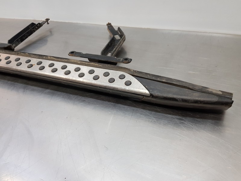 Recambio de estribos laterales para toyota c-hr hybrid referencia OEM IAM PW38810001  