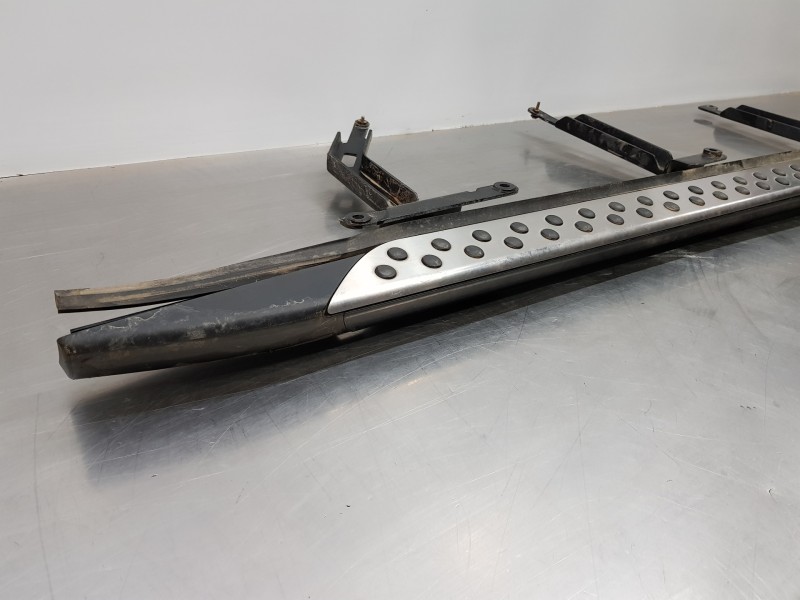 Recambio de estribos laterales para toyota c-hr hybrid referencia OEM IAM PW38810001  