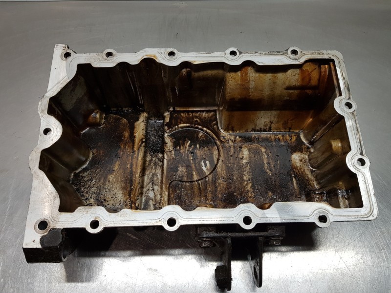 Recambio de carter para bmw mini (r50,r53) cooper referencia OEM IAM 11137513061 04777834AB  Recambio de carter para bmw mini (r50,r53) cooper referencia OEM IAM 11137513061 04777834AB