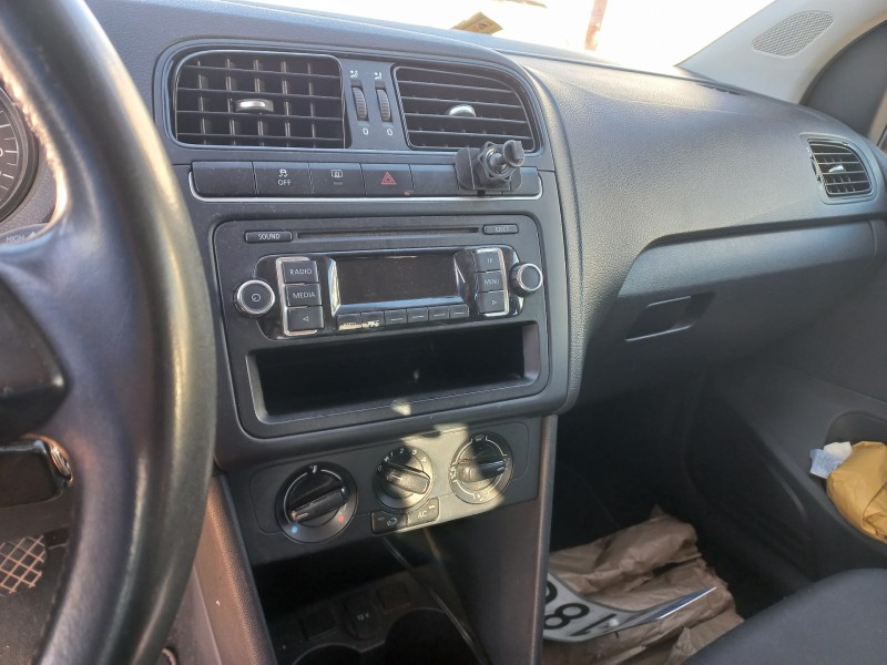 volkswagen polo (6r1) del año 2012