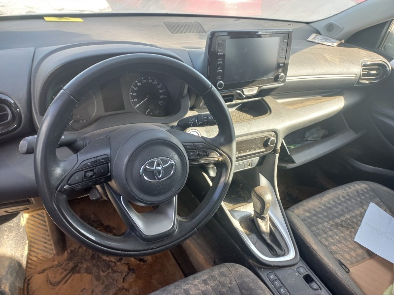 toyota yaris del año 2021